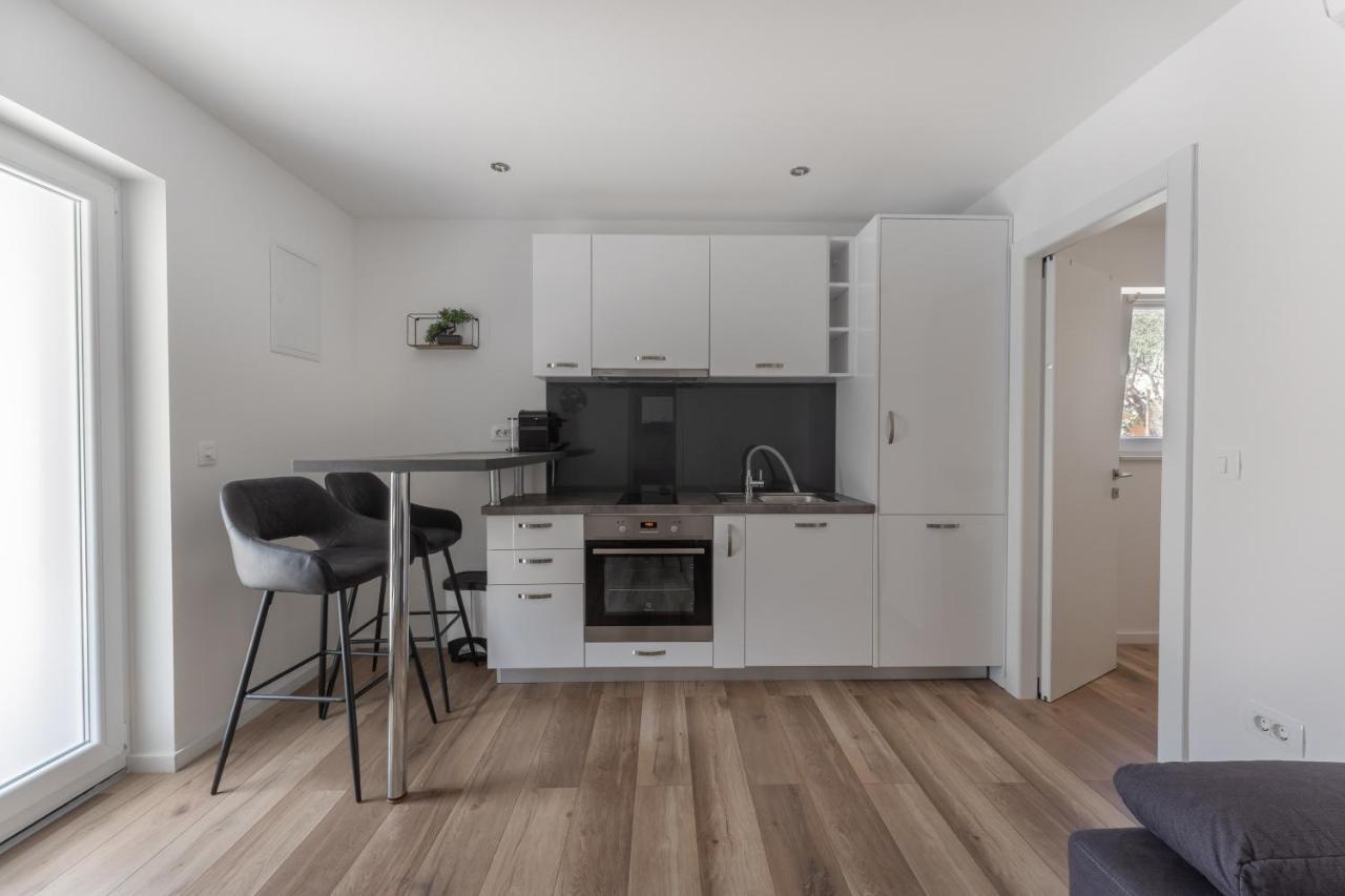 Bernie Apartments With A Pool Zadar Luaran gambar
