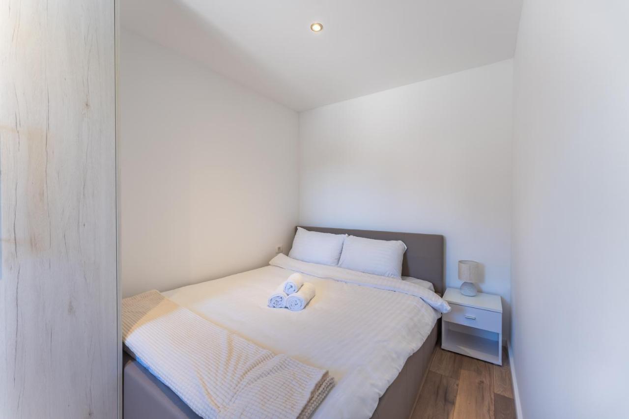 Bernie Apartments With A Pool Zadar Luaran gambar