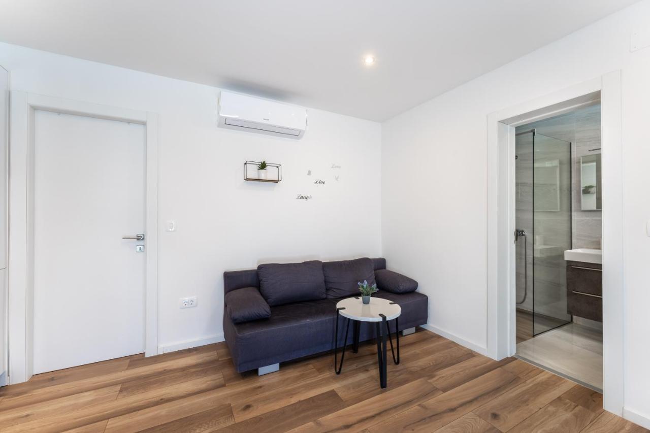 Bernie Apartments With A Pool Zadar Luaran gambar