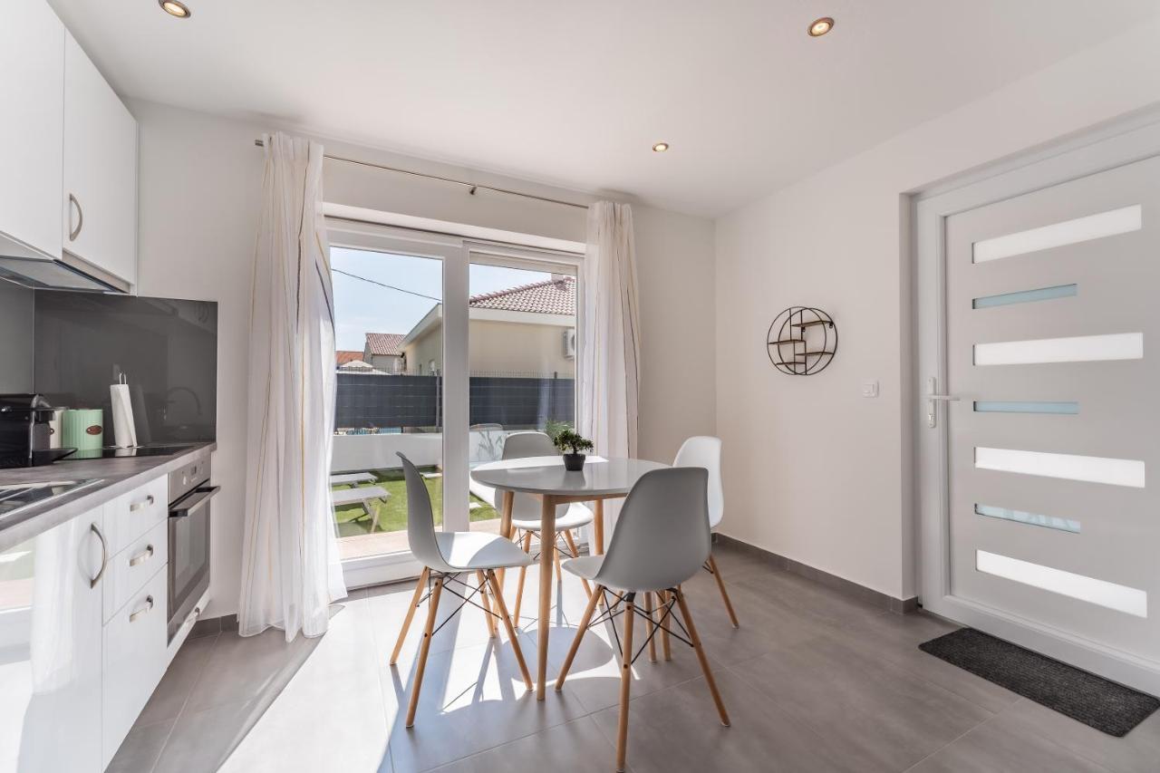Bernie Apartments With A Pool Zadar Luaran gambar