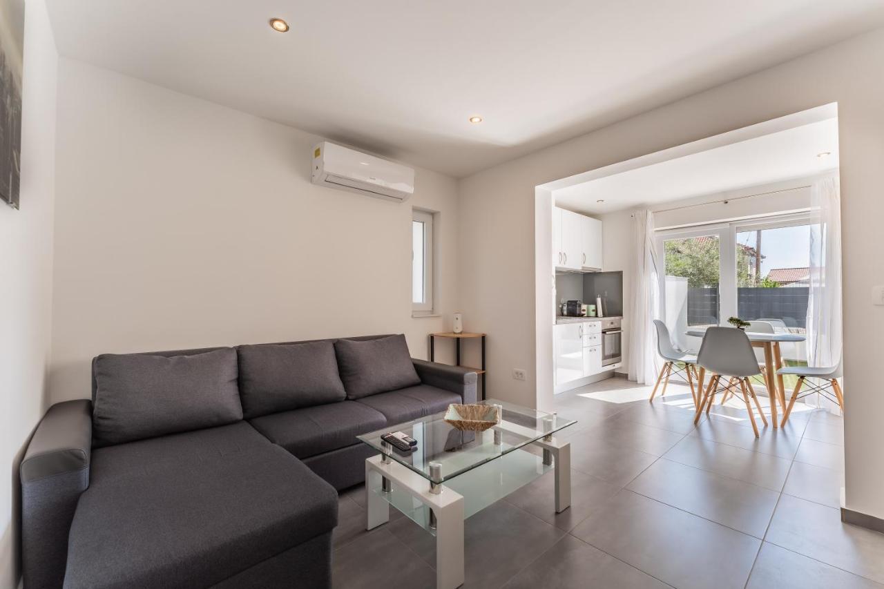 Bernie Apartments With A Pool Zadar Luaran gambar