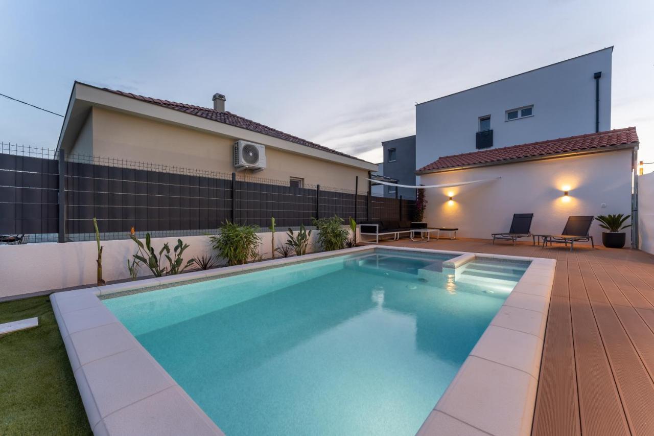 Bernie Apartments With A Pool Zadar Luaran gambar